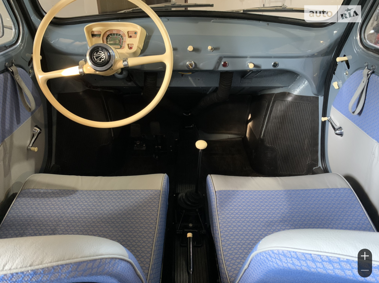 Три самых эффектных ретроавто, которые продают в Украине: цены и фото